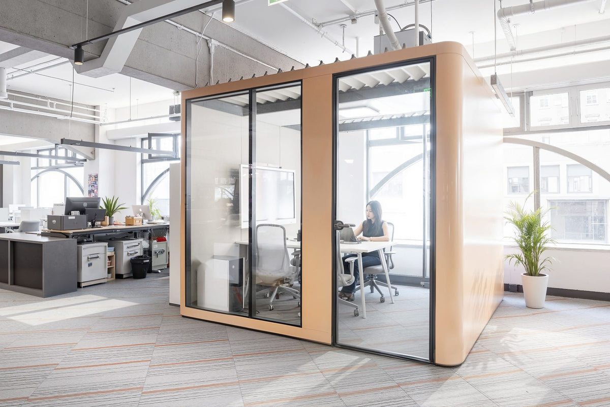 CoreRoom, room in an office with a workstation